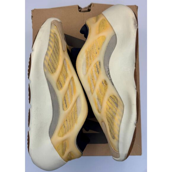 Adidas Yeezy 700 V3 \'Mono Safflower\' HP5425 Sz # 439 main image 3